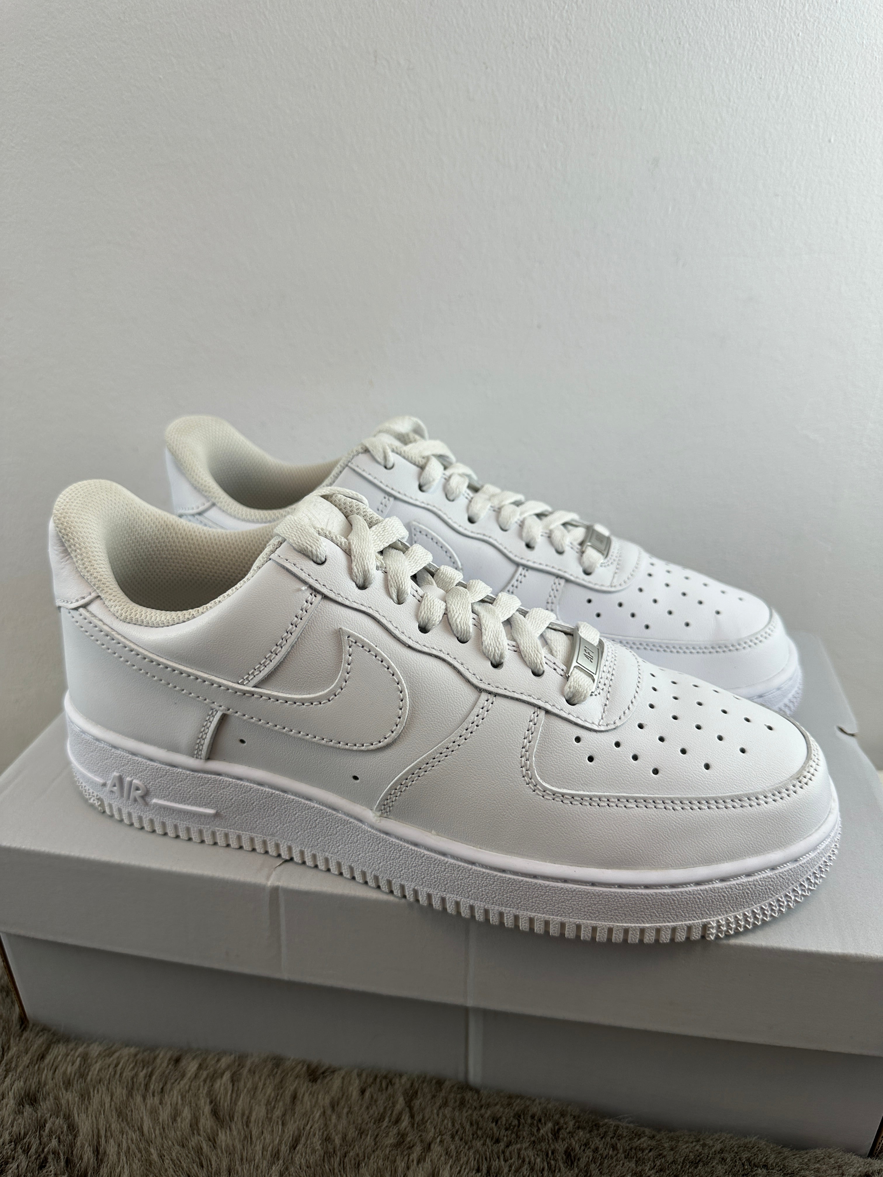 NIKE AIR FORCE 1