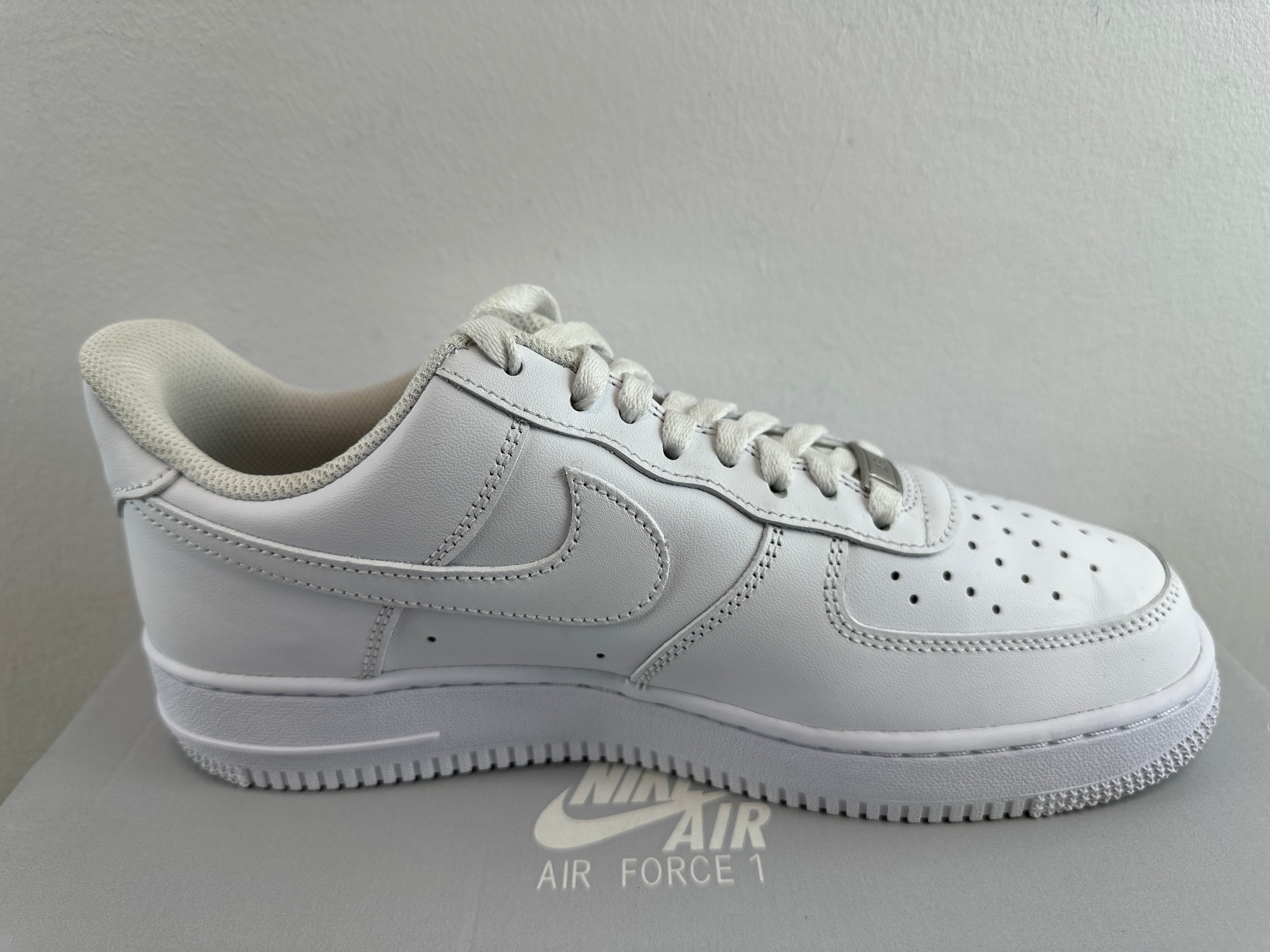 NIKE AIR FORCE 1