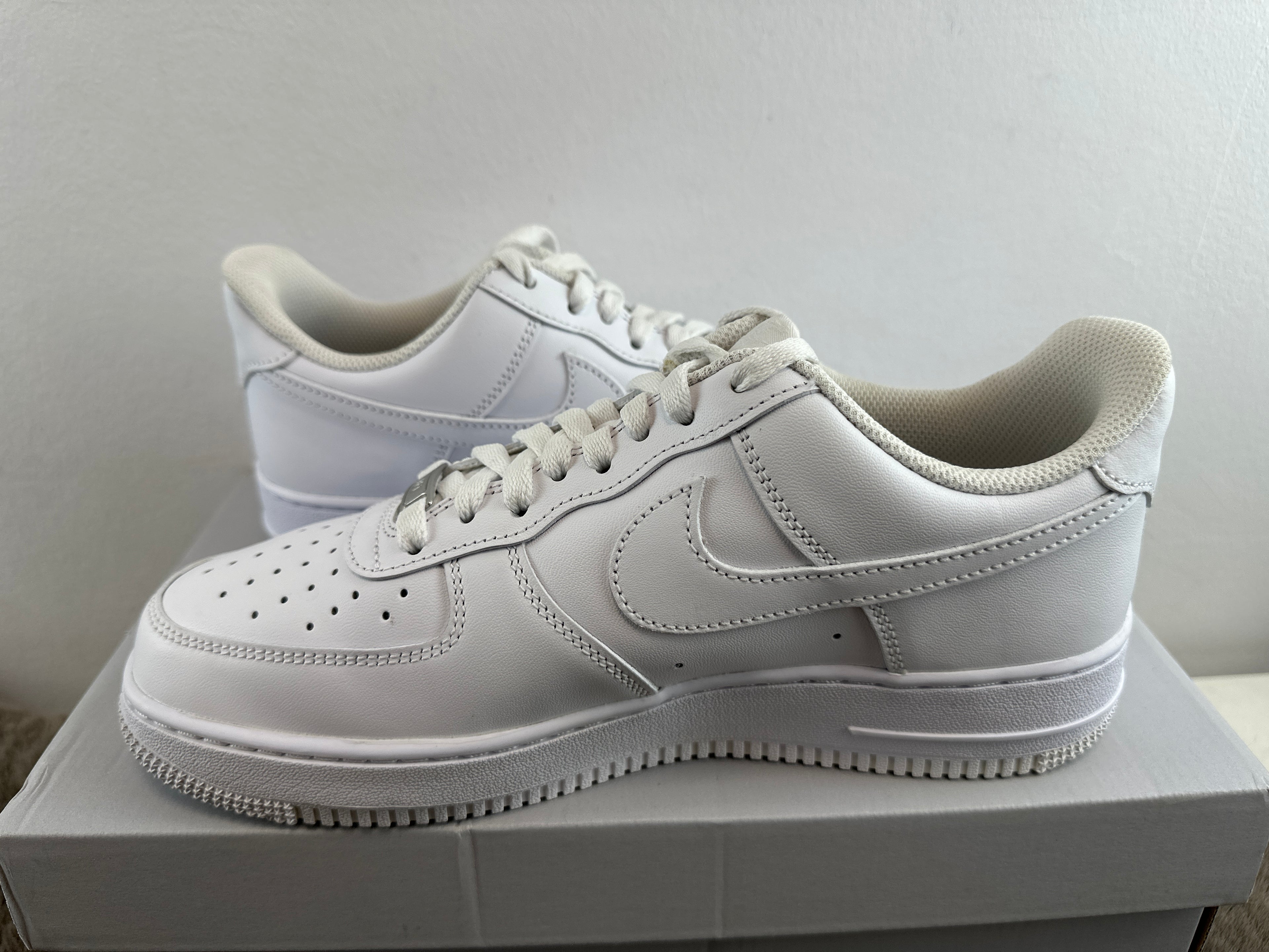 NIKE AIR FORCE 1