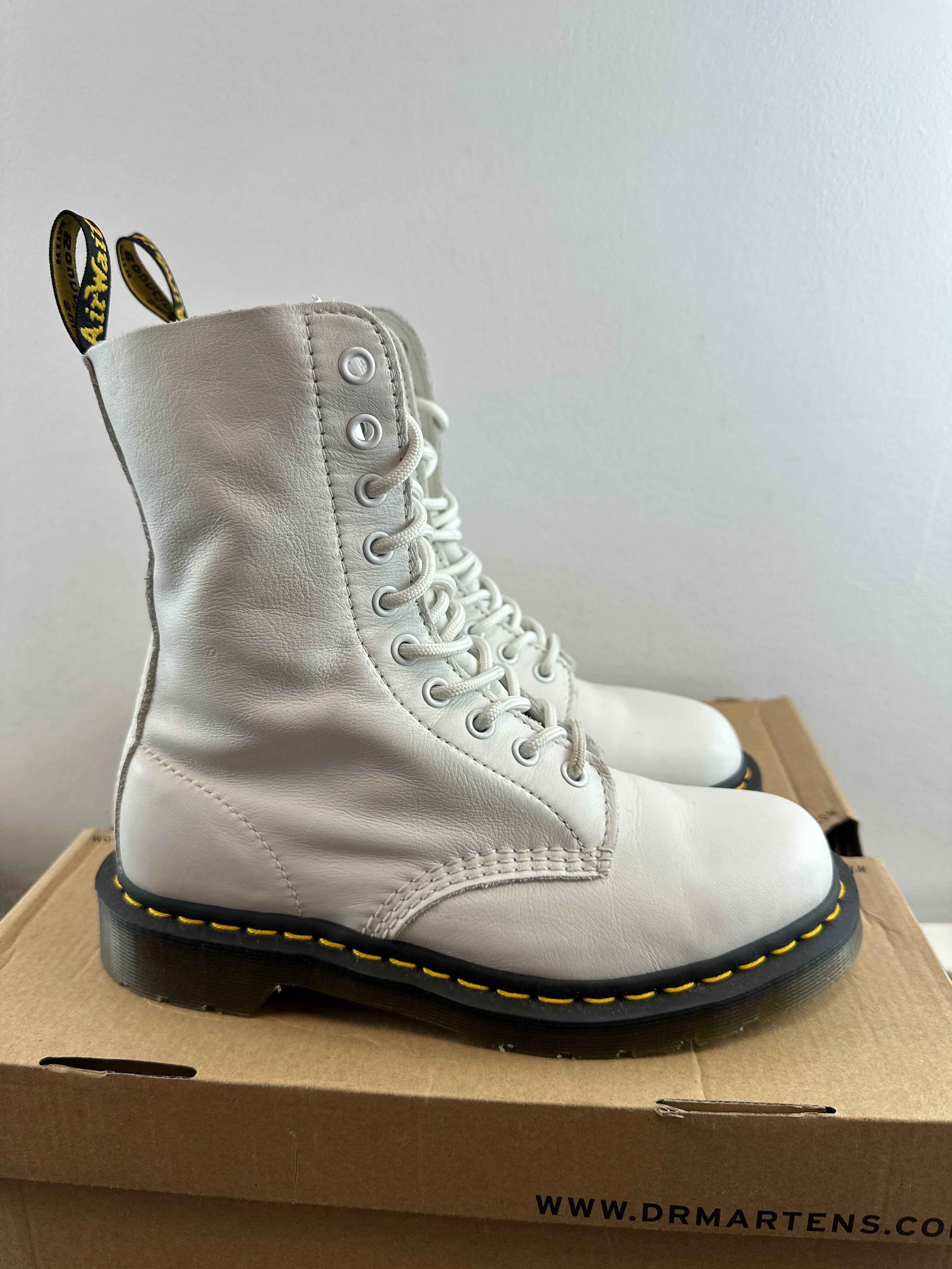 DR.MARTENS 1490 38