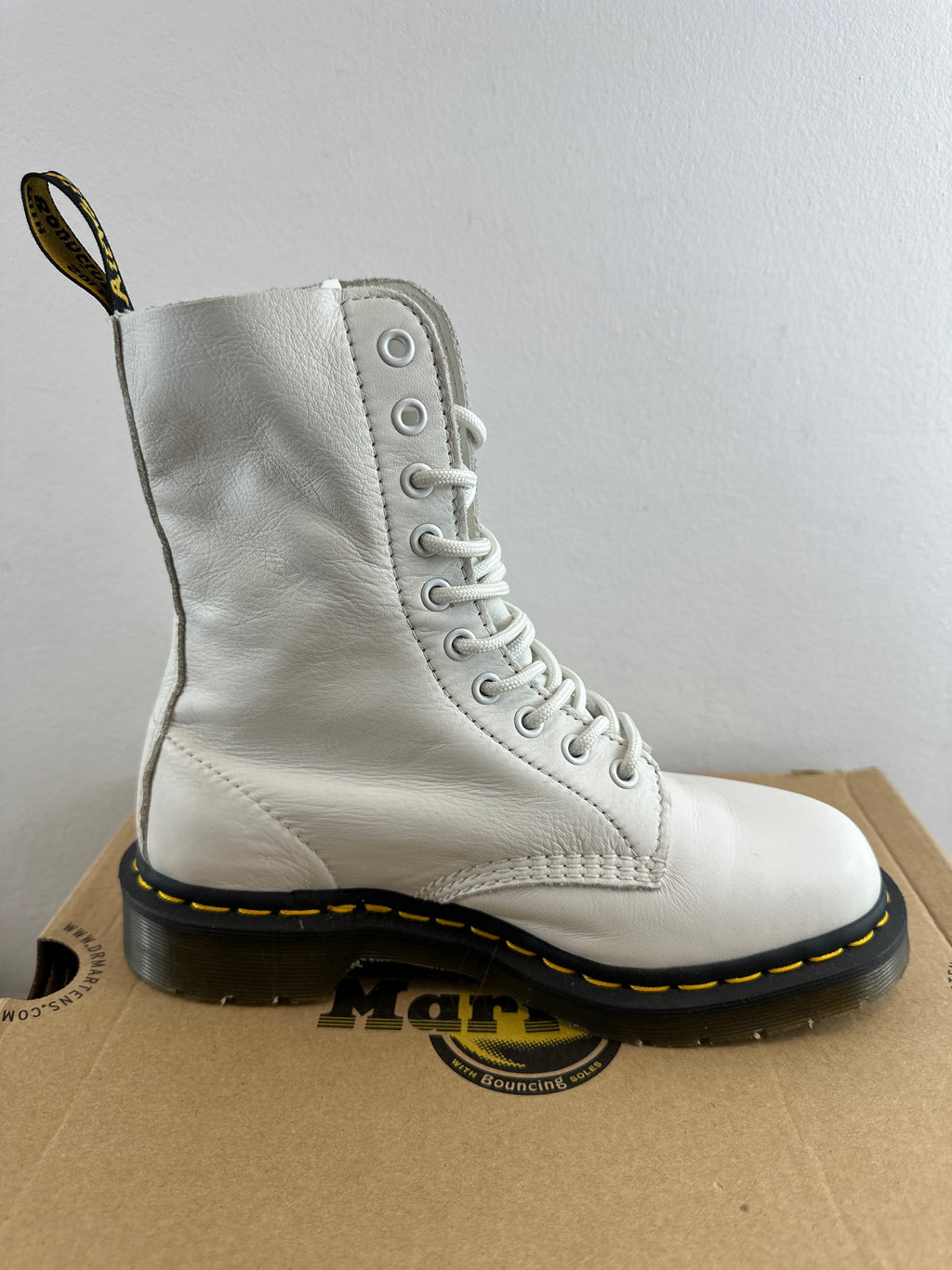 DR.MARTENS 1490 38