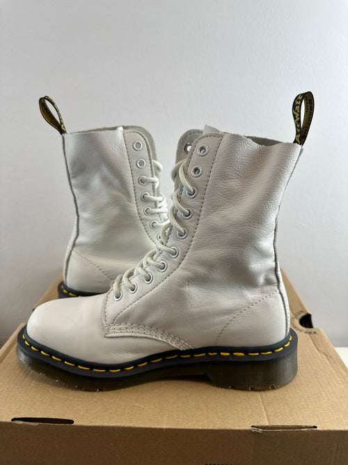 DR.MARTENS 1490 38