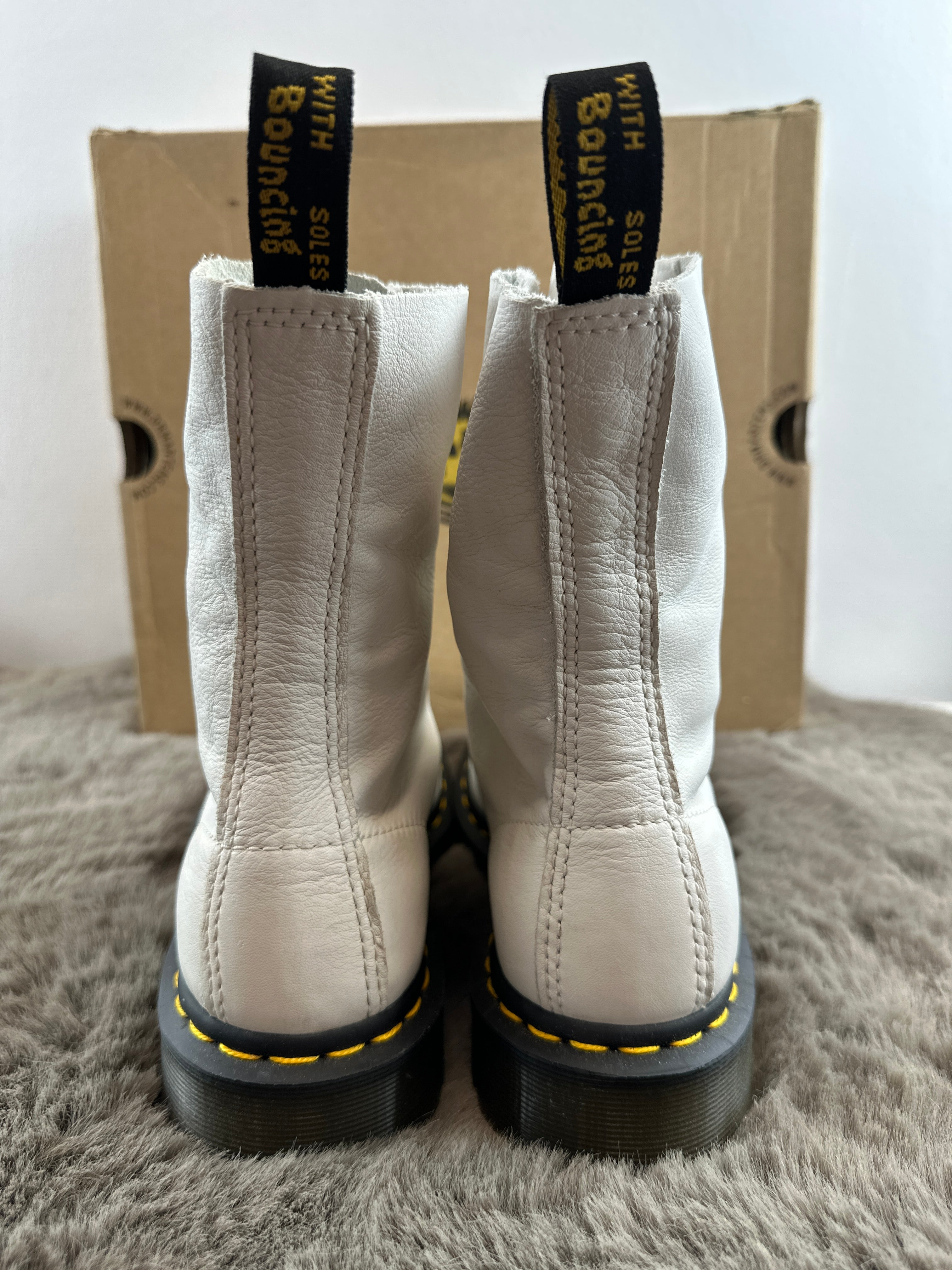 DR.MARTENS 1490 38