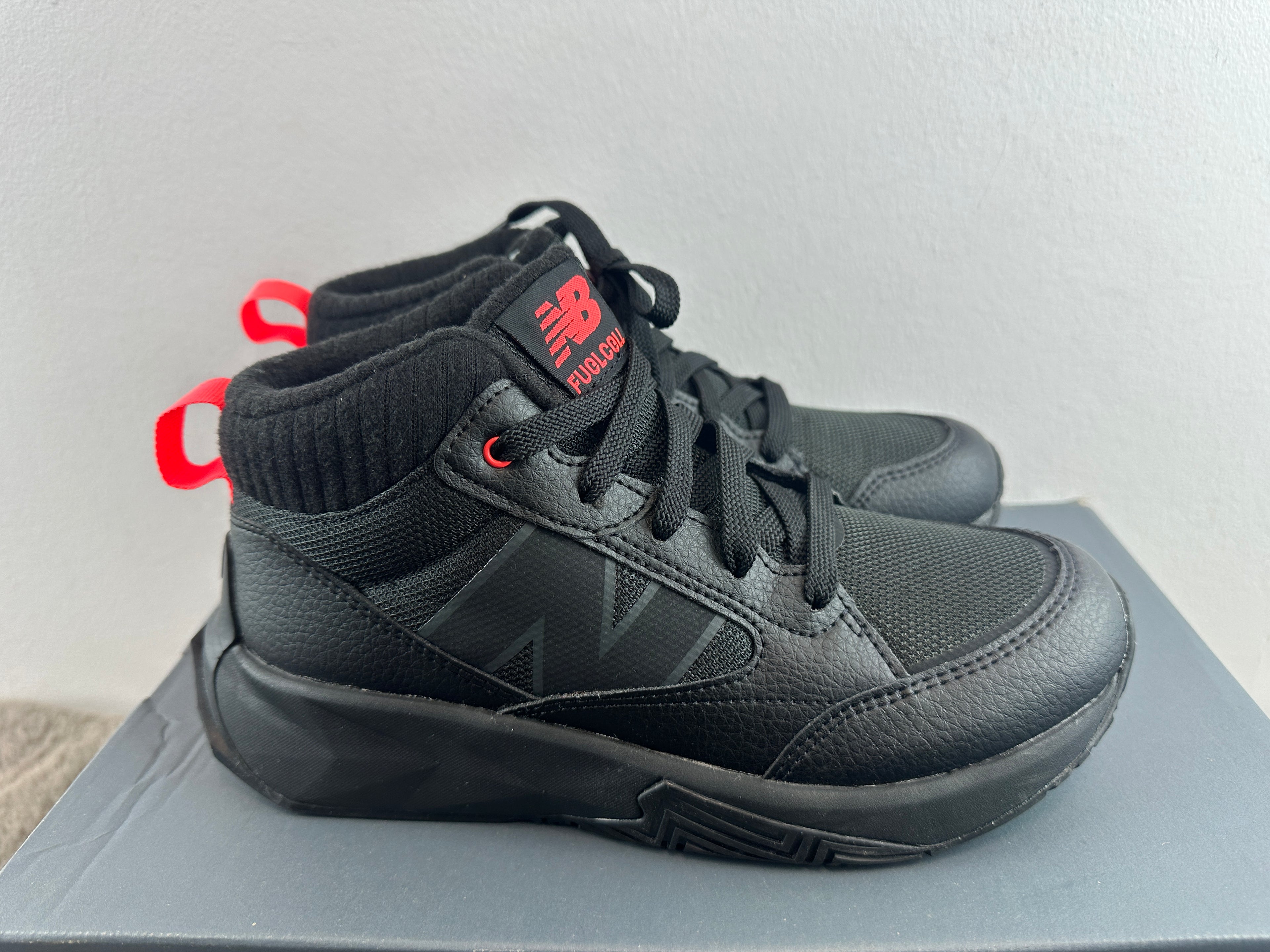 NEW BALANCE GT800