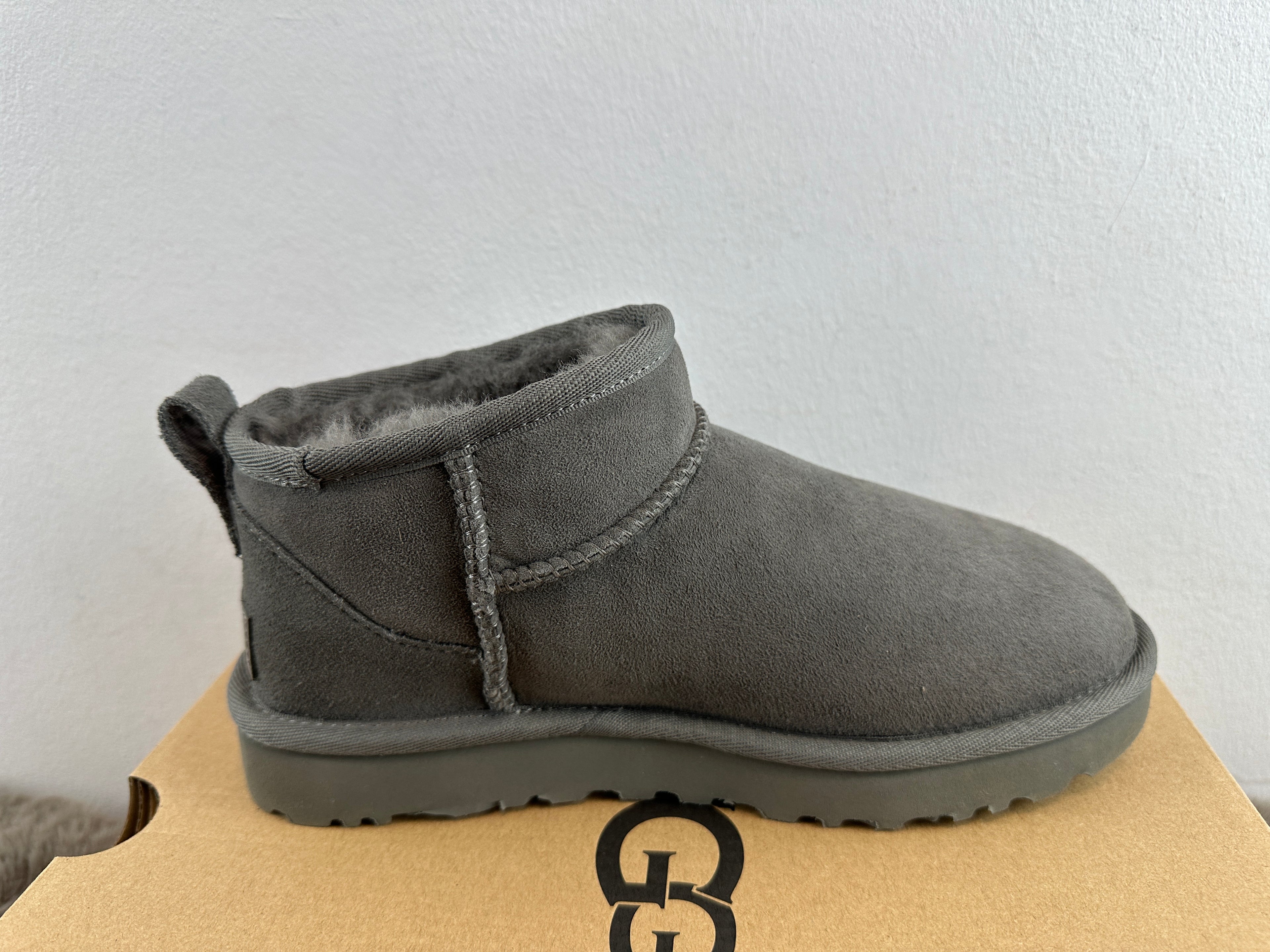 UGG CLASSIC ULTRA MINI