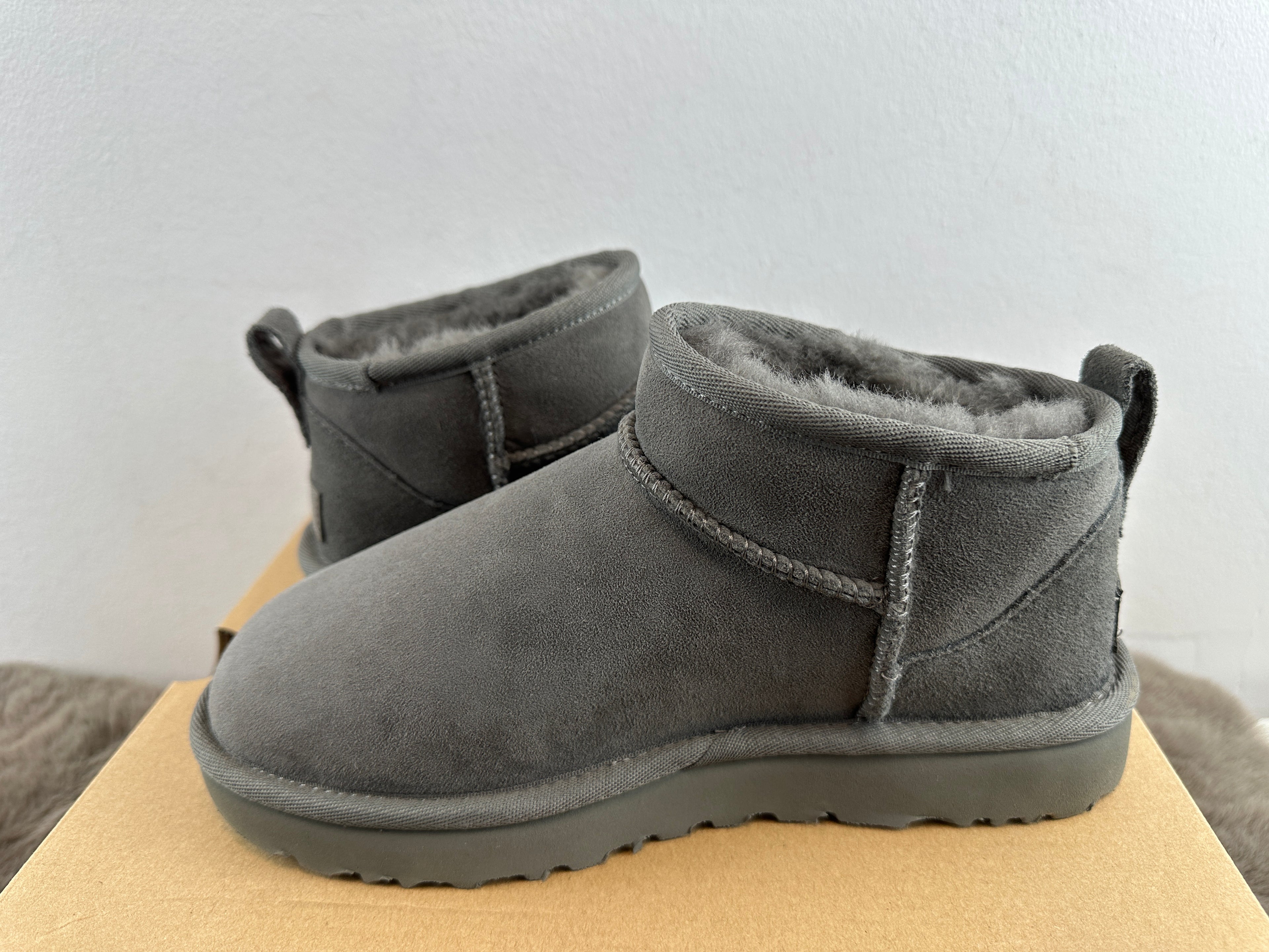 UGG CLASSIC ULTRA MINI