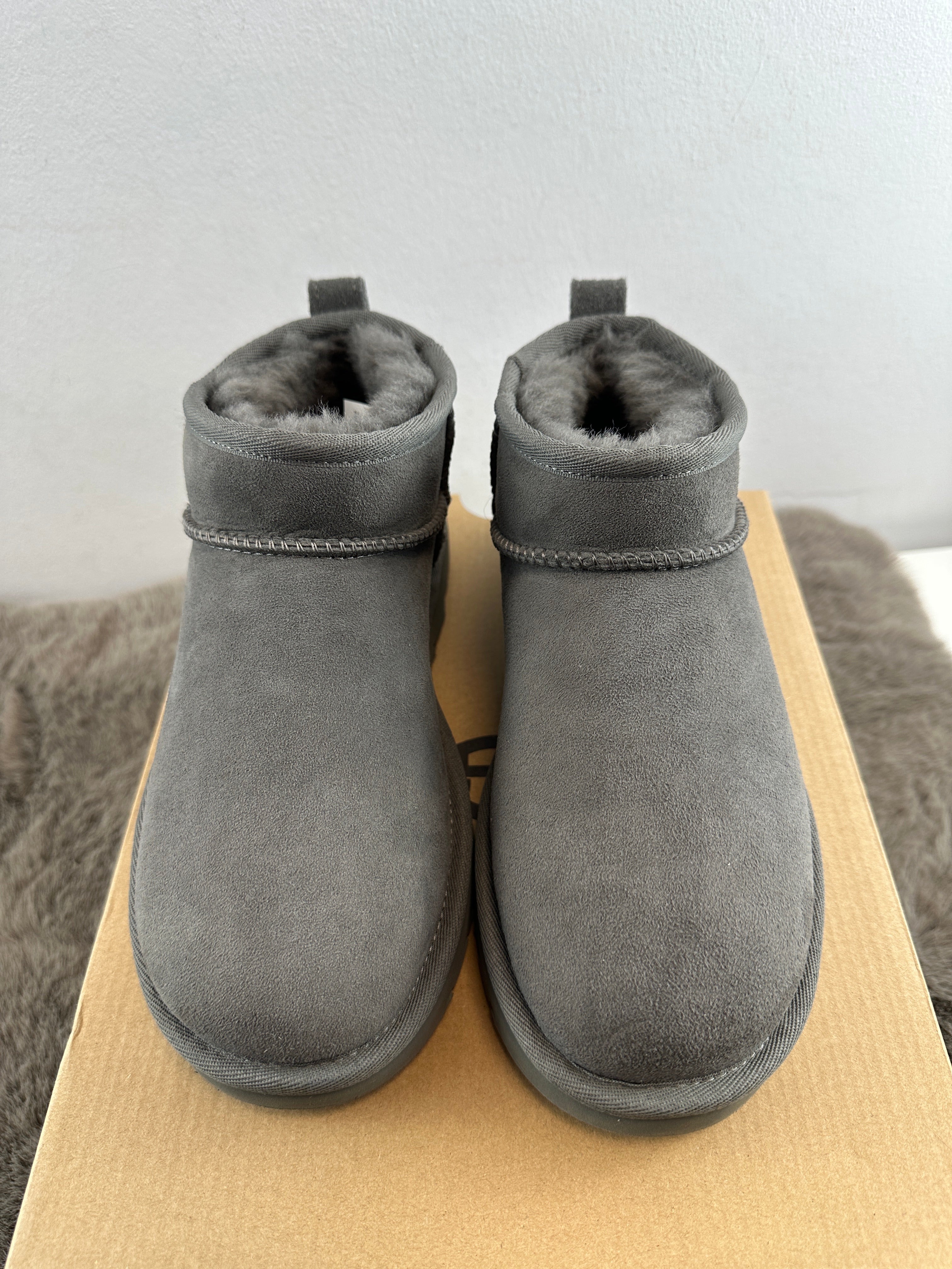 UGG CLASSIC ULTRA MINI