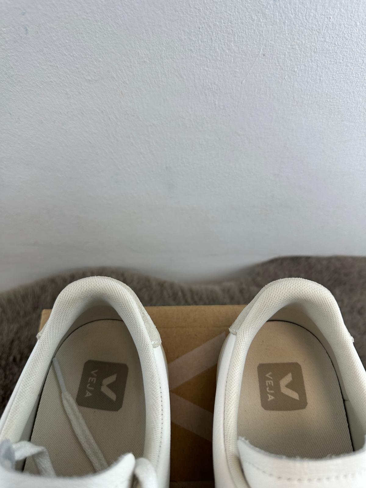 VEJA CAMPO LEATHER
